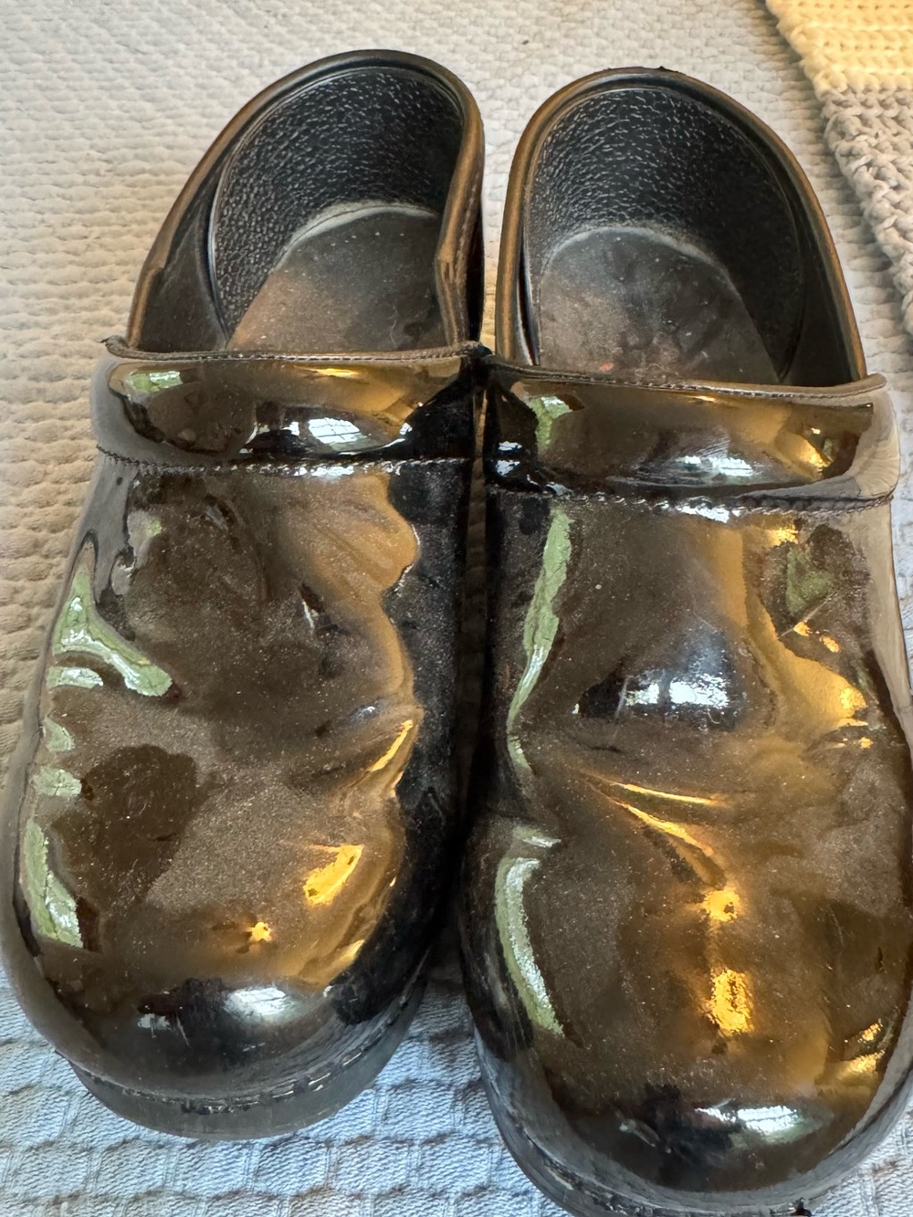 📌Dansko Black Patent Slip-On Clogs